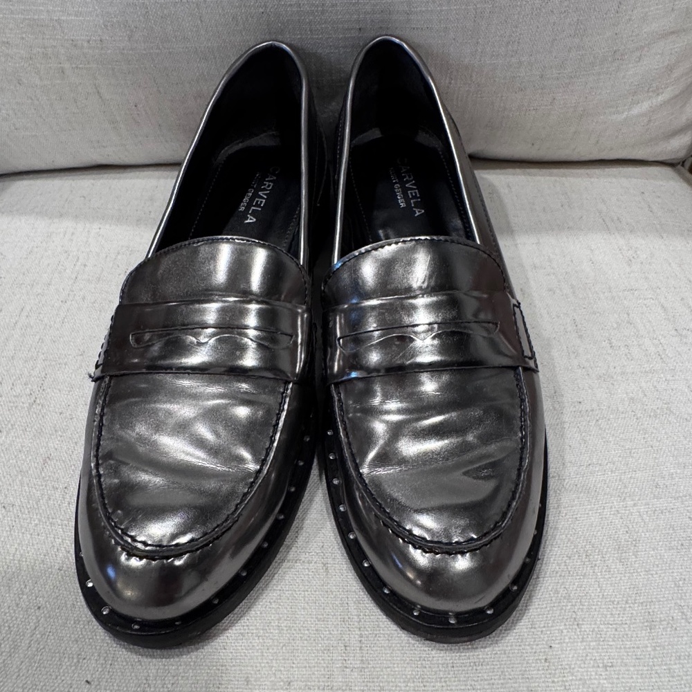 Carvela Kurt Geiger size 8.5 platinum loafers